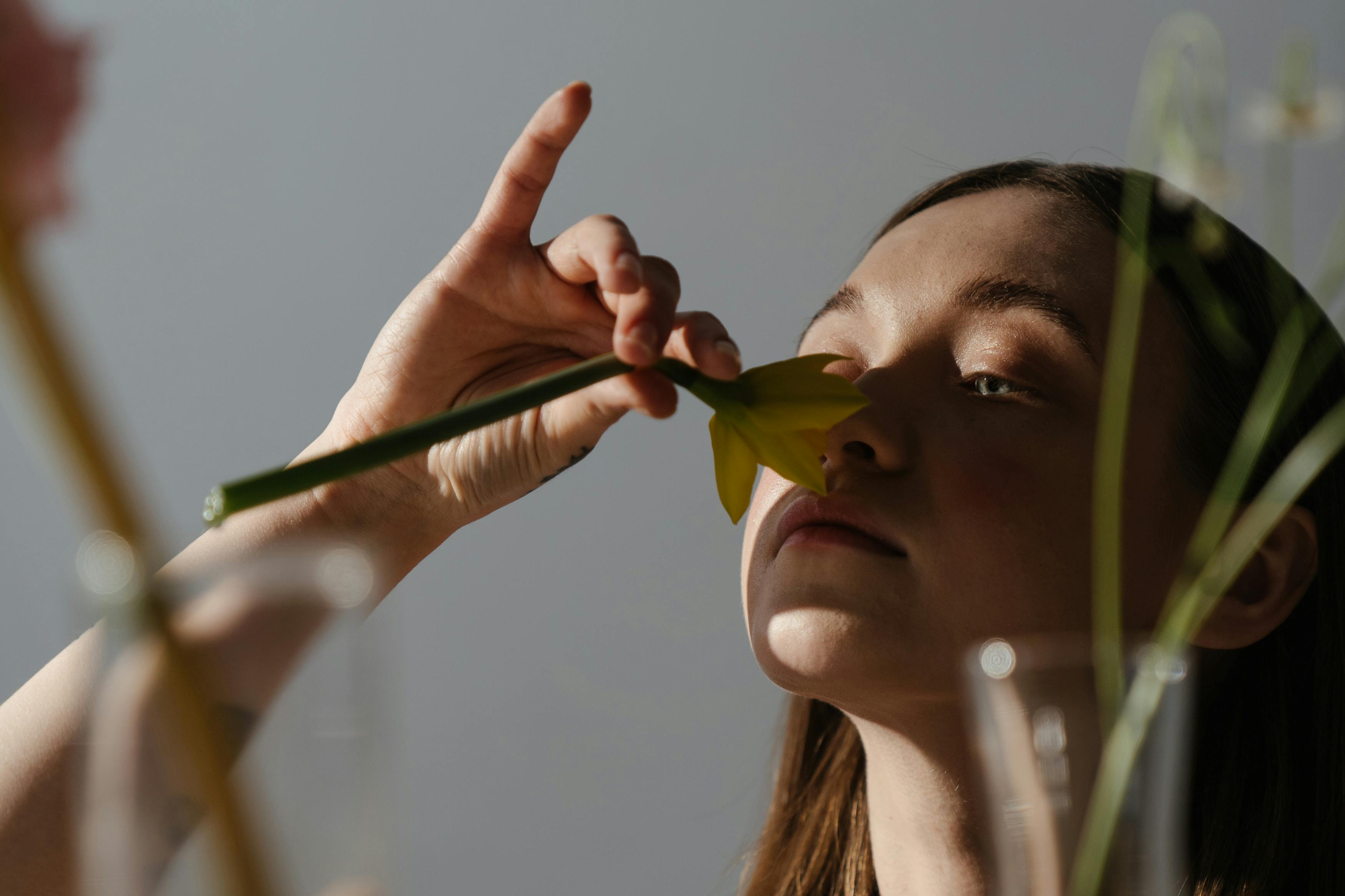 Romance Begins with Scent: How to Choose the Perfect Fragrance for Valentine's Day with the Unique Charms of Atom Fresh - Atomfresh | Gentle & Effective Natural Deo